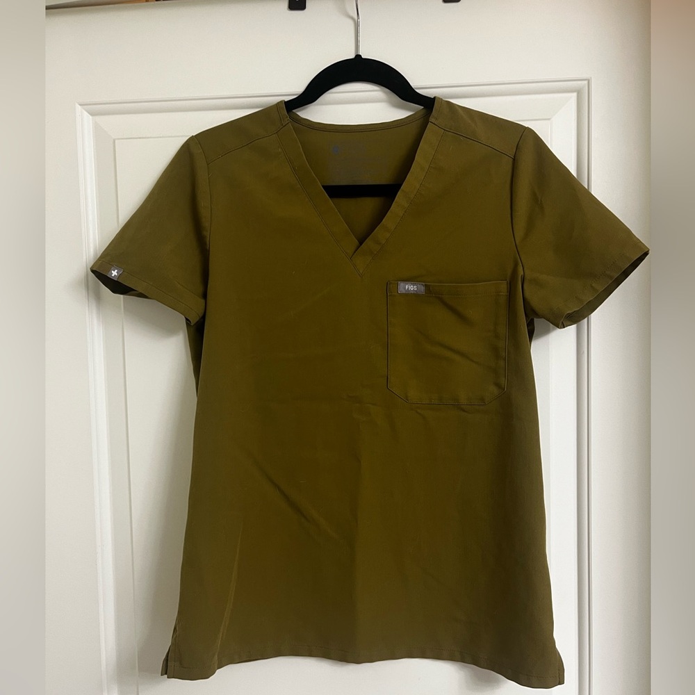 Women’s martini olive catarina Figs scrub top